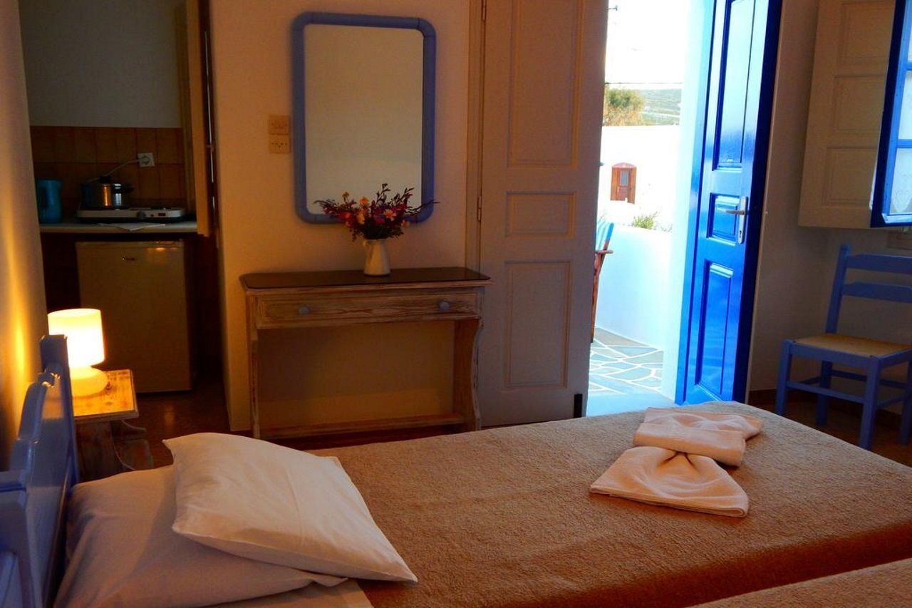 Evgenia Rooms And Apartments Folégandros Extérieur photo
