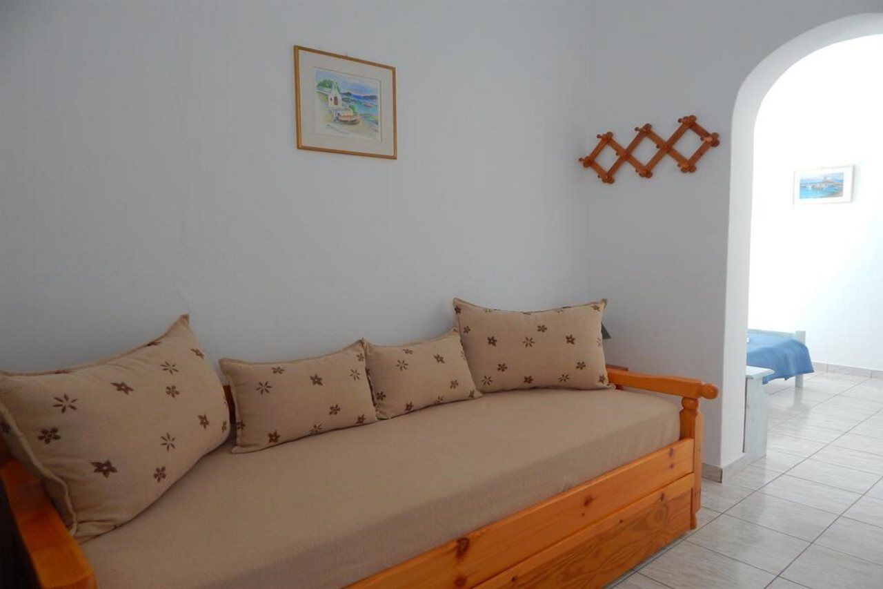 Evgenia Rooms And Apartments Folégandros Extérieur photo